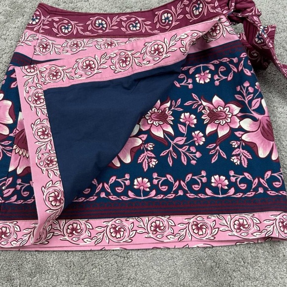 Ainika charm overlapped skirt - Picture 7 of 9